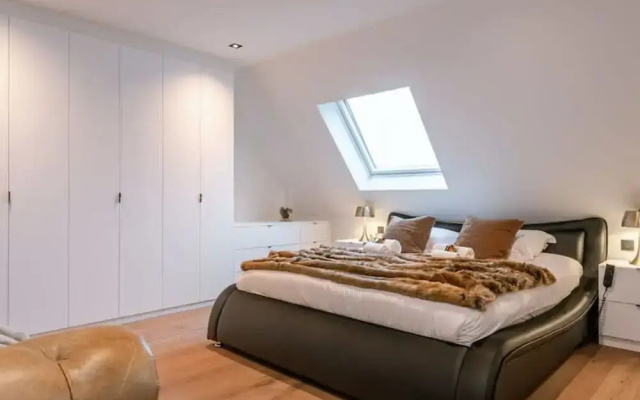 Luxurious Apartment With Parking