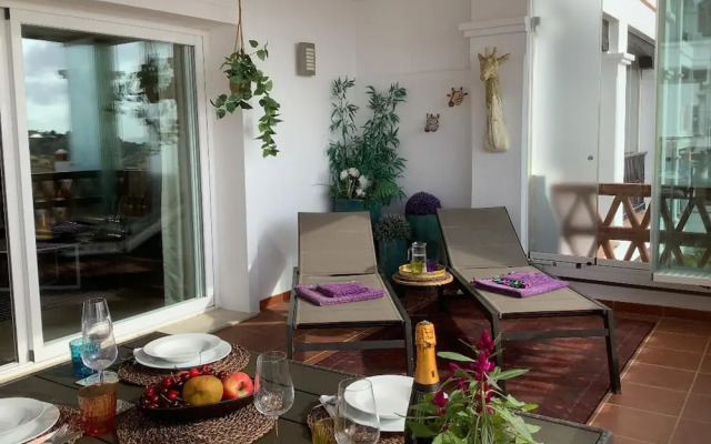 Pool Apt Calahonda 2 With Sea View