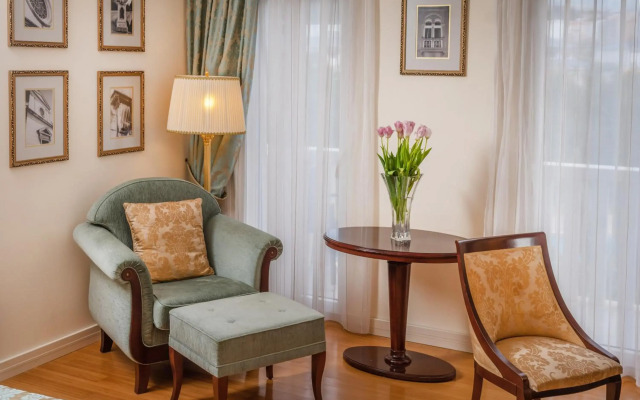 Hotel President Solin