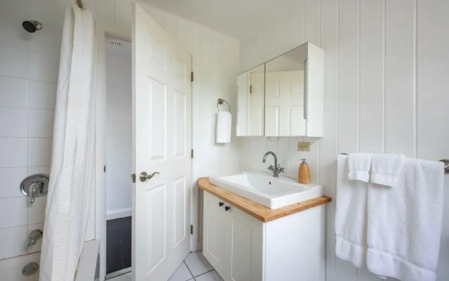 Four Points Suite by Eleuthera Vacation Rentals