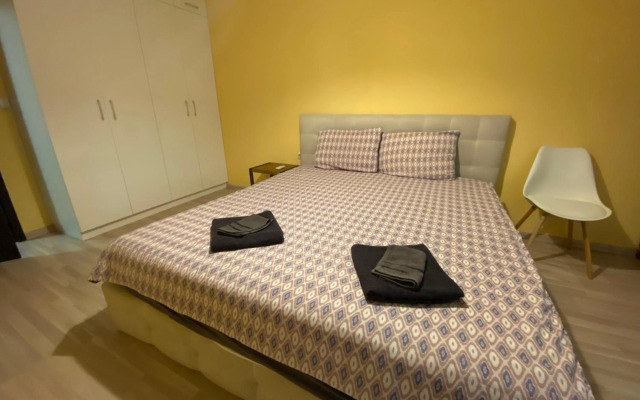 Modern & Central 1BR Apartment with lovely terrace