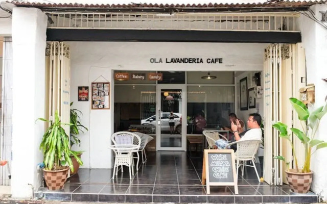 Ola Lavanderia Cafe