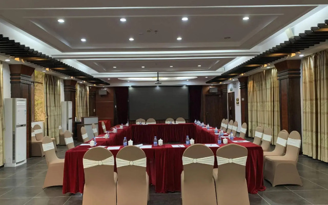 Xinxing Tianlushan Health Resort Hotel