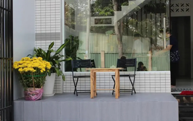 B Home - Hostel