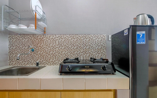 Comfortable And Cozy Studio Room At Dave Apartment