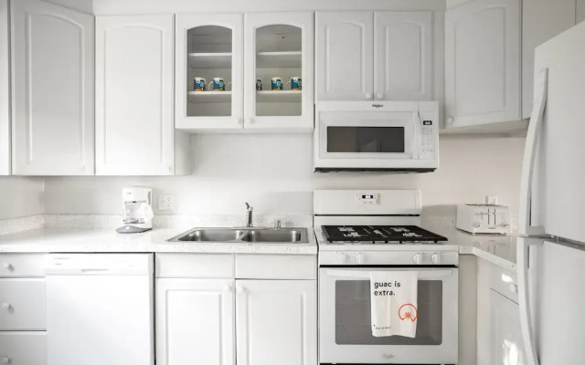 WanderJaunt - Adriano - 2BR - Point Loma