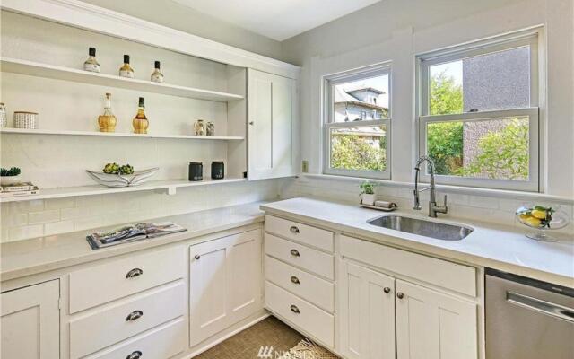 The Fremont Charmer 2BR