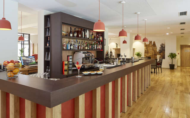 Mercure Maintenon