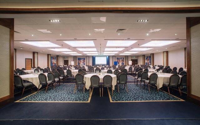 Renaissance London Heathrow Hotel