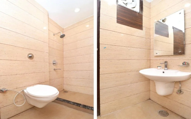 Azaad Lifestyle Hotel by OYO Rooms