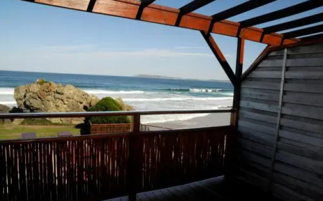 Singing Kettle Beach Lodge