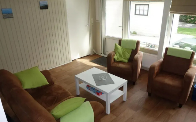 Bungalow in Sint Maartenszee Near Beach