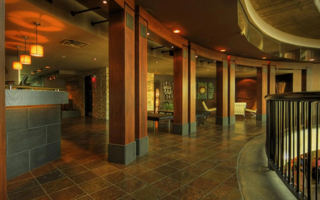 Lonsdale Quay Hotel