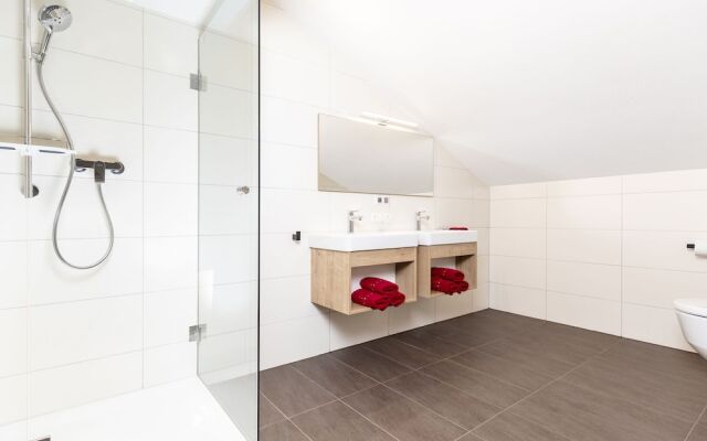Lavish Apartment in Kaltenbach Near Ski Area