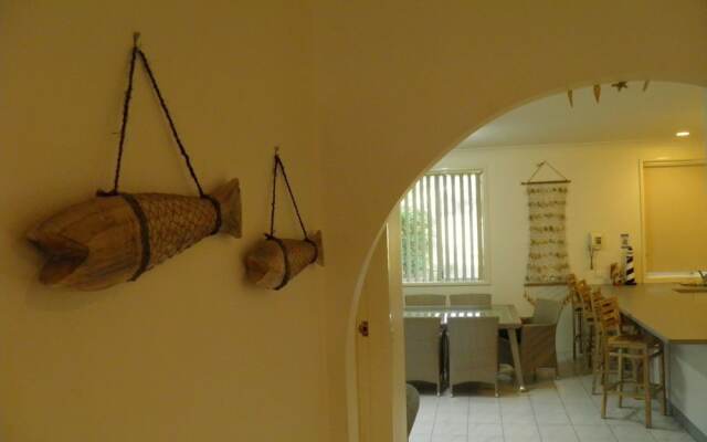 Verona Road, 08, Pelicans Perch