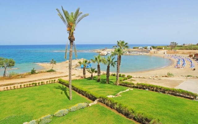 Serena Paralimni in Paralimni