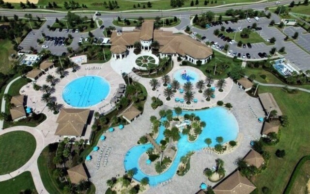 9018cg 6 Bedroom Home