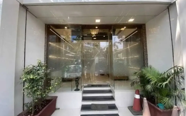 Hotel Golden Star Near Saki Naka