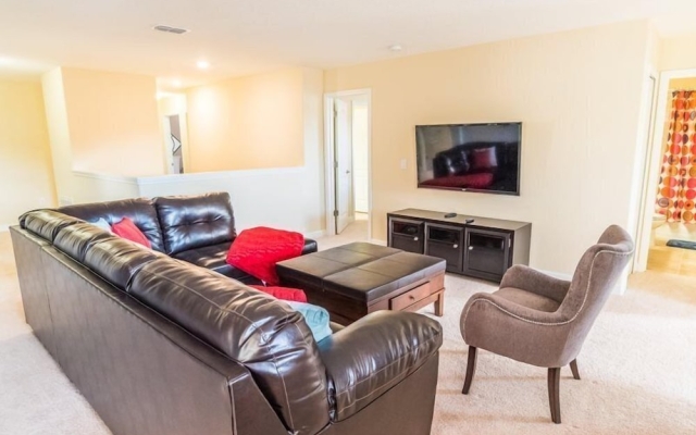 9BR Pool Home in ChampionsGate