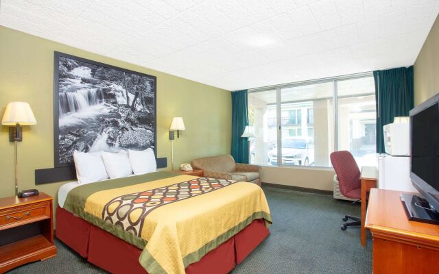 Econo Lodge Erie near Casino