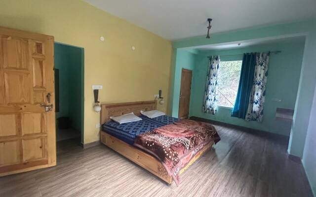 Footsteps Hostel and Cafe
