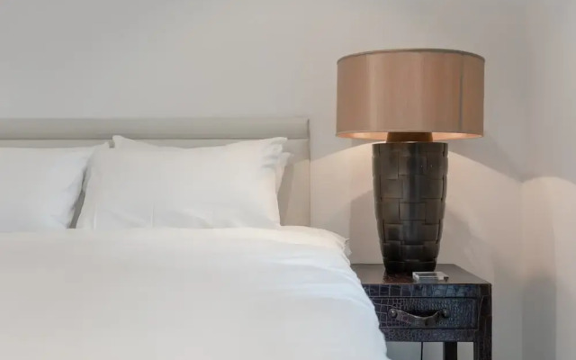 Modern 3 Bedroom Top Floor Apartment