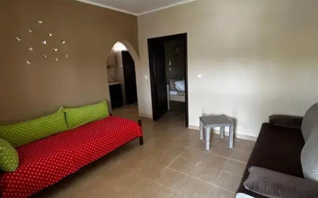 Maison de roche 2