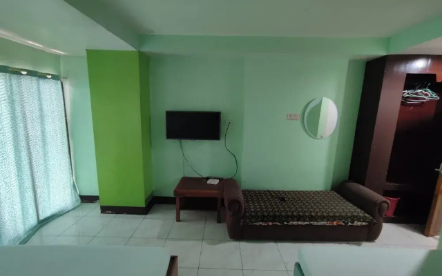 Green Ridge Apartelle