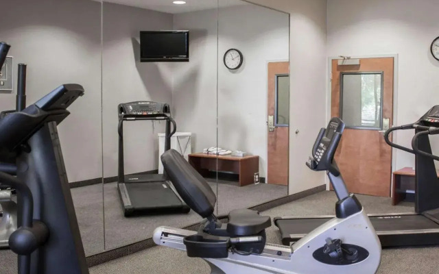 Sleep Inn & Suites Smithfield near I-95