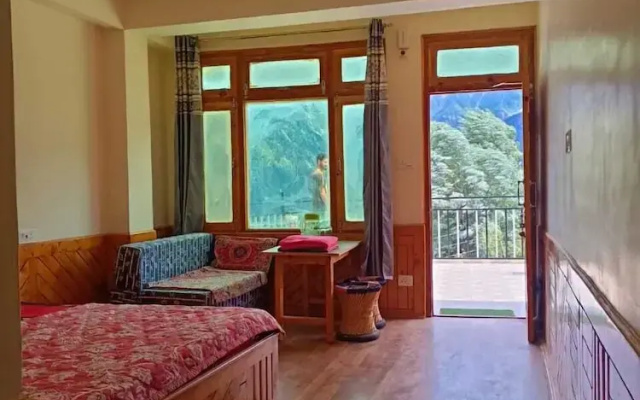Aarav Chaaras Homestay