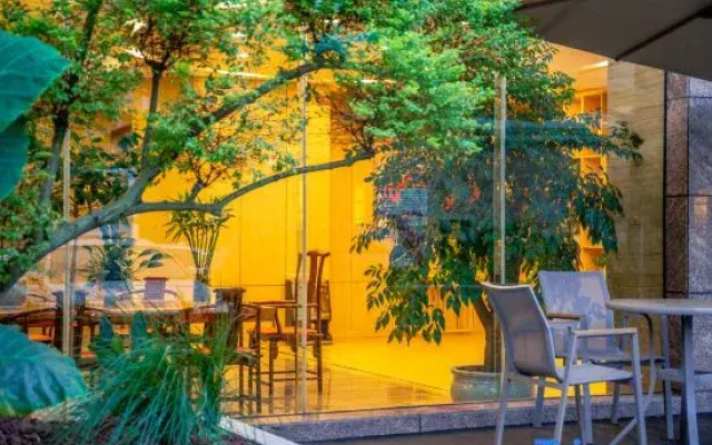 Zhuzhou Resort Hotel (Zunyi Xinpu New District Linda Food Street Store)