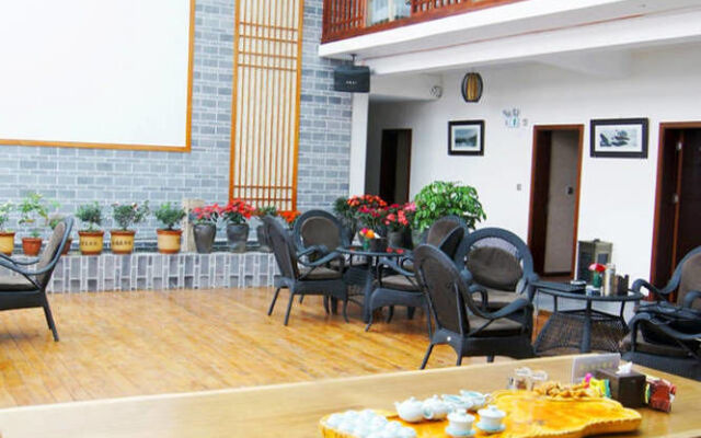 Dali Encounter Hotel
