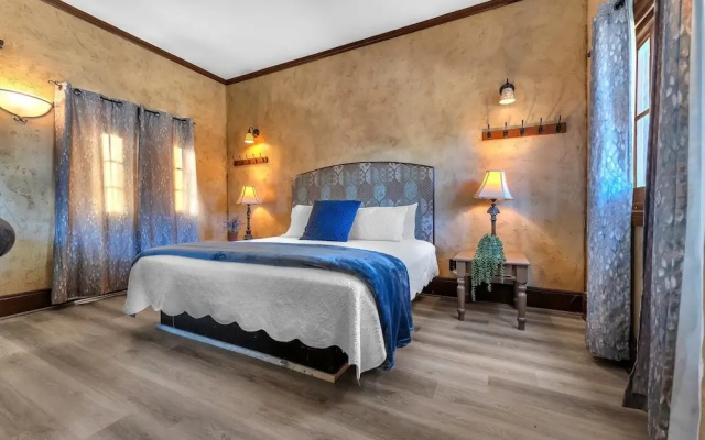 Sangiovese: Pet-friendly, Hot-tub, 10-min to Downtown!