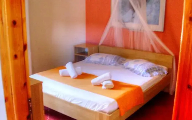 Cristina Apartments