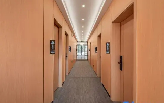 Starway Hotel