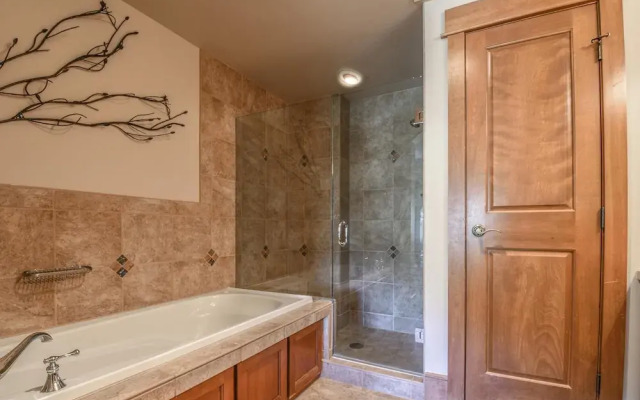 Lone Eagle 3051 by SummitCove Vacation Lodging