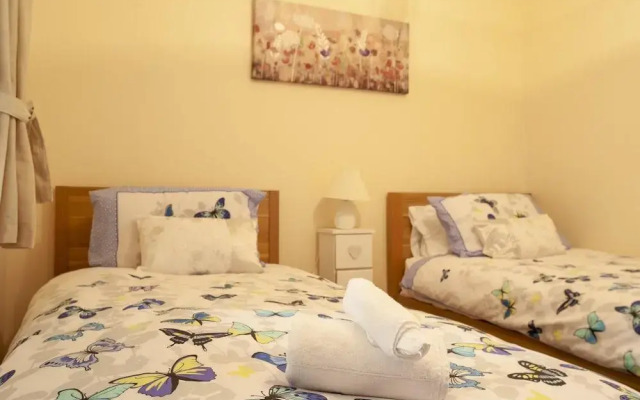 Garden Apartment On The Beach