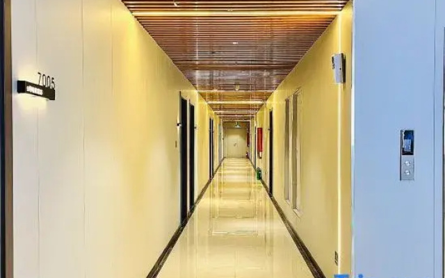 September E-sports Hotel (Fuyang West High-speed Railway Station)