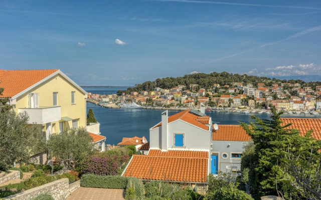 RR Losinj Harbour View Apartment