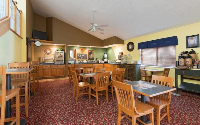 AmericInn Lodge & Suites Republic