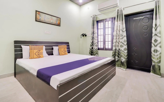 SPOT ON 65353 Hotel Triupati Lawn