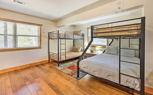 Family-friendly Cabin By Golf Course & Marina