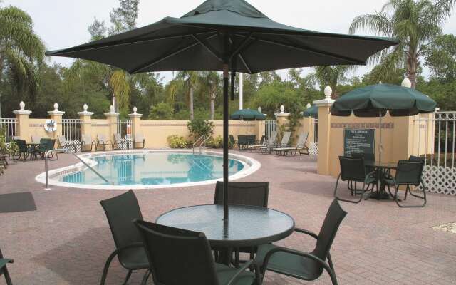 La Quinta Inn & Suites by Wyndham Naples Downtown