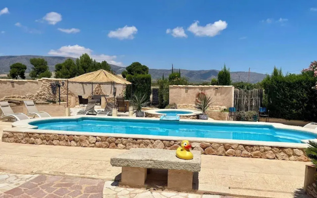 Self Catering Accommodation for the Larger Group