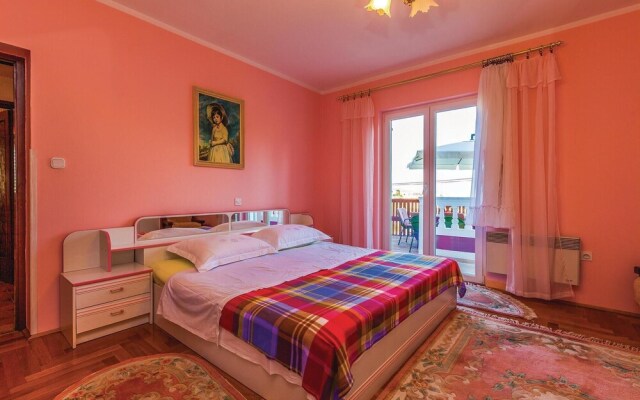 Awesome Apartment in Mundanije With 3 Bedrooms