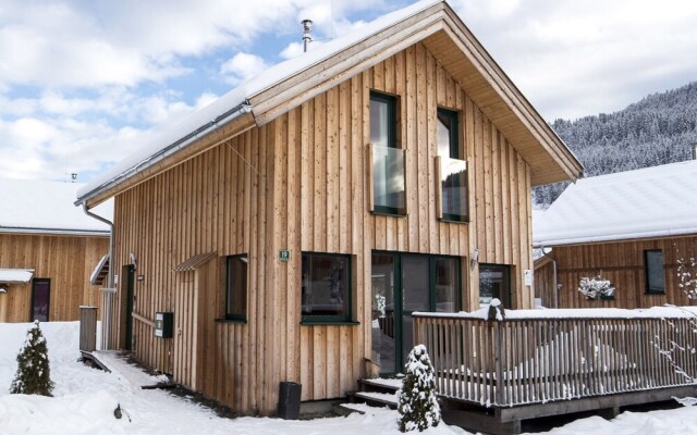 Superior Chalet With Whirlpool