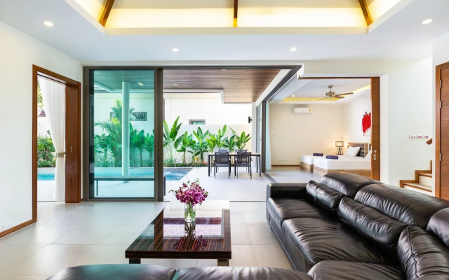 Exquisite Thai Balinese Pool Villa Mika