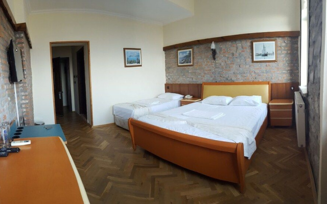 Imbros Hotel