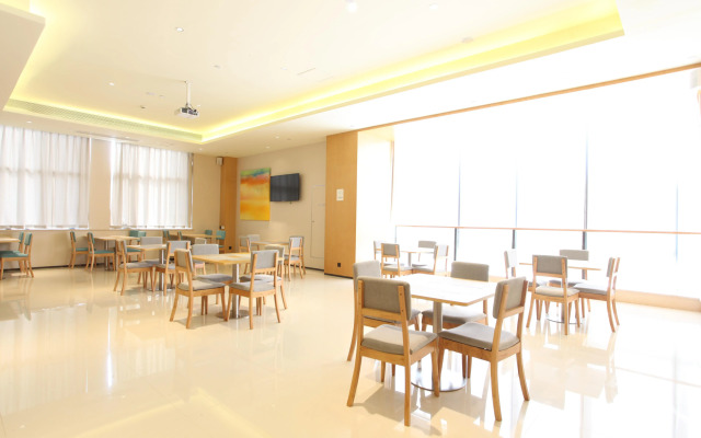 Ji Hotel (Shanghai Fengxian Nanqiao Bus Station)