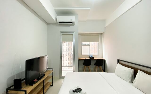 Chic And Cozy Studio Apartment At Transpark Juanda Bekasi